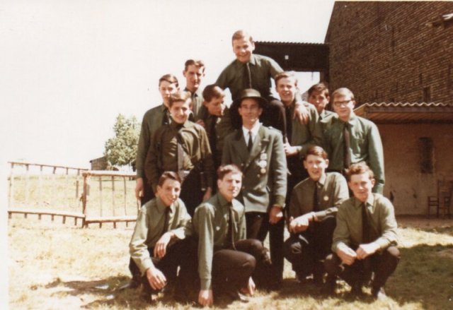 1966 Jungschützen mit Schießmeister Jakob Wirtz